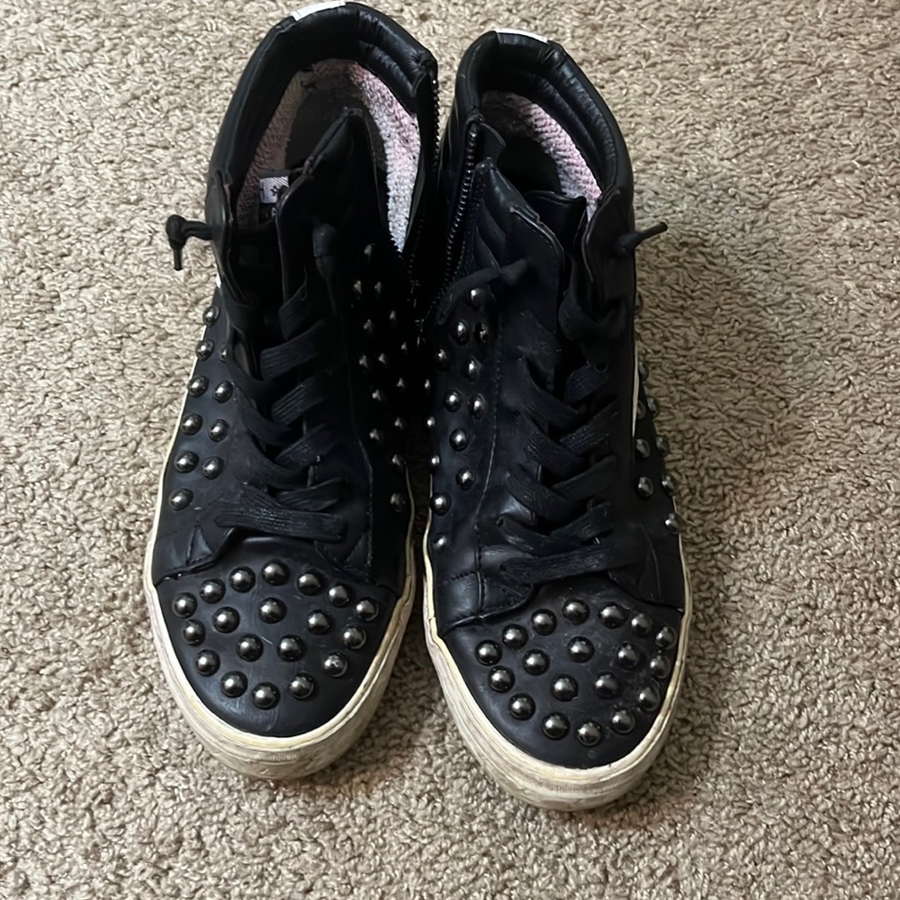 Vintage property high tops